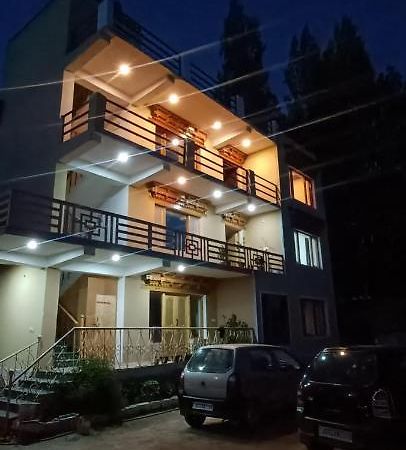 Zlatan Guest House Leh Buitenkant foto