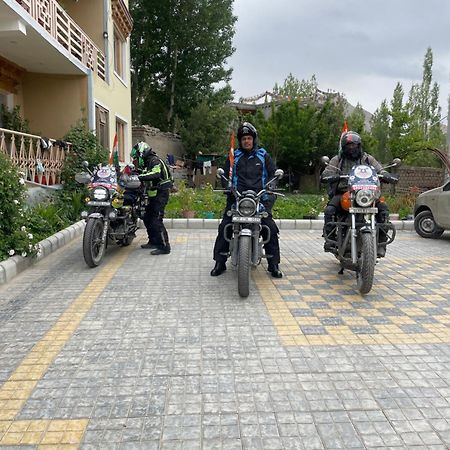 Zlatan Guest House Leh Buitenkant foto